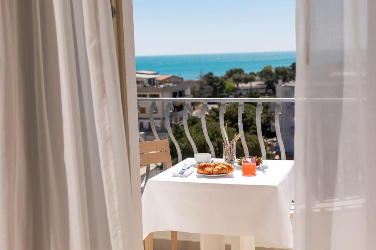 Hotel Degli Aranci Vieste Exterior photo